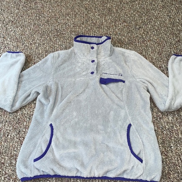 Womens Free Country Sweater - Picture 1 of 4